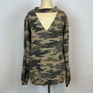 Feathers Camo Long Sleeved Shirt Top ((size XL))
